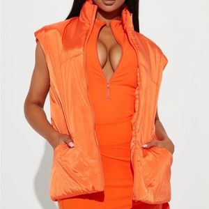 Fashion Nova Orange Zoey Puffer Vest Size Small NWT
